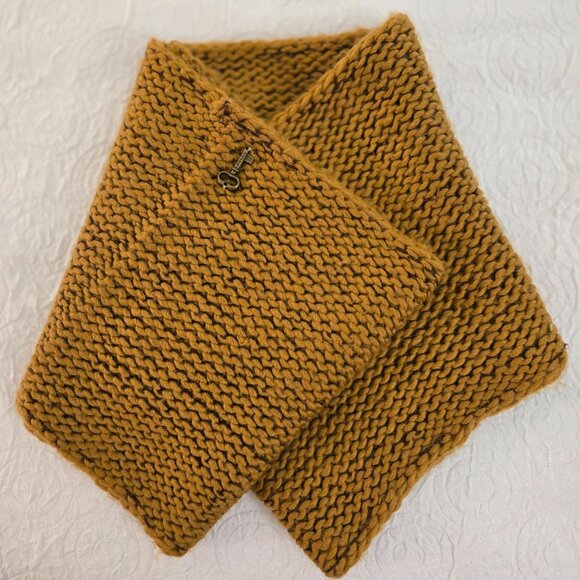 Fossil Chunky Soft Knit Infinity Scarf Camel With Metal Logo Key - Picture 1 of 7